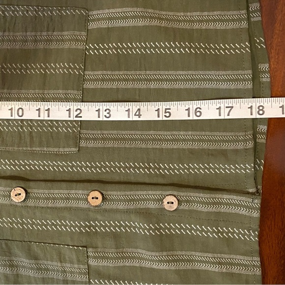 Love 83 Olive Striped Button Down Cropped Shirt size small front pockets - Picture 7 of 7